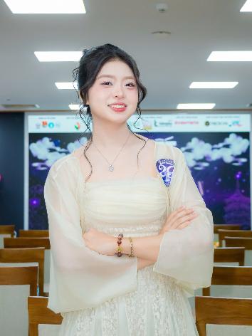 Nguyễn Thị Hồng Nhiên